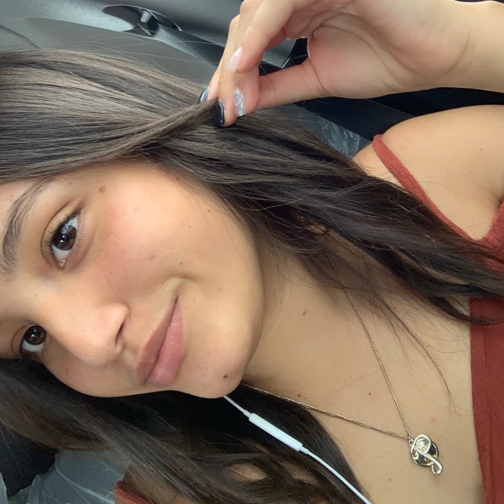 Meet your Posher, Paola